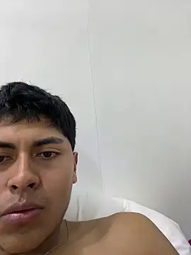 Snapshot of Miguel_960 chatting on February 20, 8:09 pm Miguel 960 online show from February 20, 8:09 pm