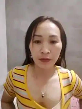 Snapshot of Thobaby112 chatting on February 20, 10:49 am Thobaby112 online show from February 20, 10:49 am