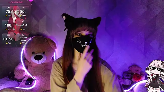 llonaMask online show from April 7, 7:47 pm