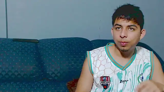 Snapshot of polloCol4U chatting on March 7, 11:02 pm polloCol4U online show from March 7, 11:02 pm