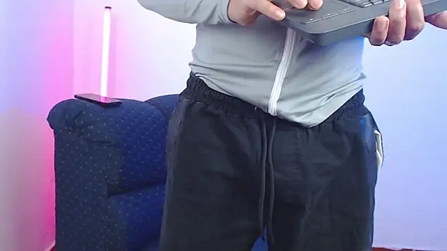 Snapshot of polloCol4U chatting on April 16, 5:08 am polloCol4U online show from April 16, 5:08 am