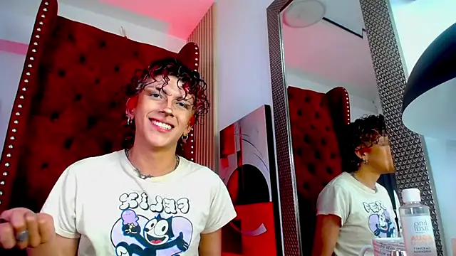 Snapshot of Cain_Dantalion chatting on April 6, 4:46 am Cain Dantalion online show from April 6, 4:46 am