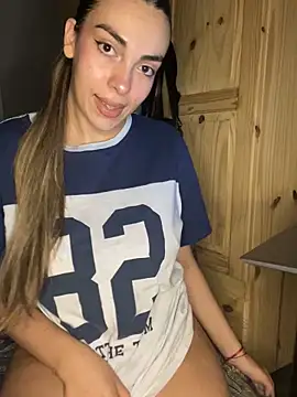 Snapshot of CuteRosa7 chatting on February 16, 11:12 pm CuteRosa7 online show from February 16, 11:12 pm