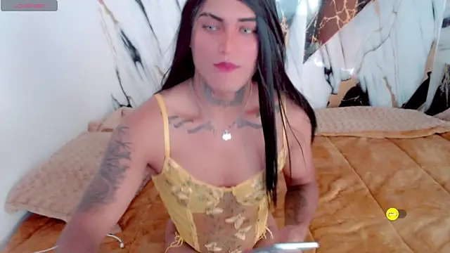 Snapshot of Sofia_HotSexi chatting on February 17, 4:35 pm Sofia HotSexi online show from February 17, 4:35 pm