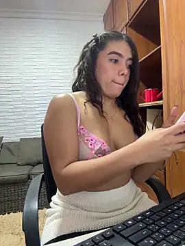 Luna rousse26 online show from May 26, 1:40 pm