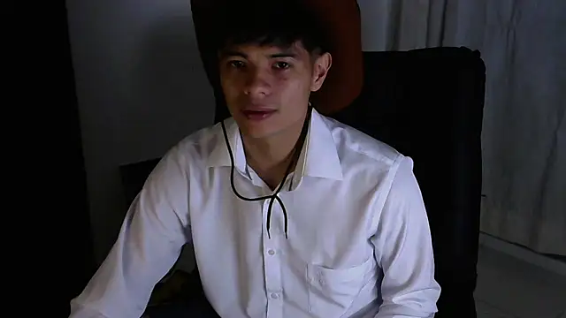 Snapshot of ClemontRosse chatting on February 18, 10:11 am ClemontRosse online show from February 18, 10:11 am