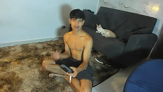 Snapshot of ClemontRosse chatting on March 1, 10:12 pm ClemontRosse online show from March 1, 10:12 pm