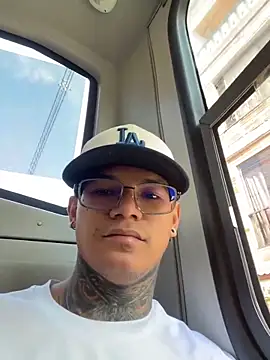 Snapshot of Maxtor_ chatting on February 26, 2:16 pm Maxtor online show from February 26, 2:16 pm