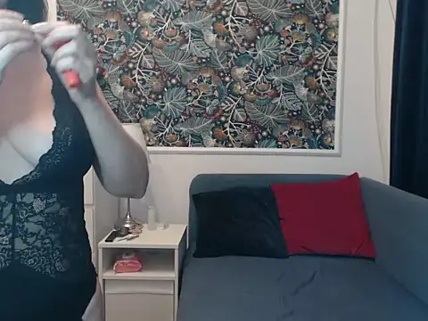 Snapshot of SaraGina chatting on February 18, 9:00 pm SaraGina online show from February 18, 9:00 pm