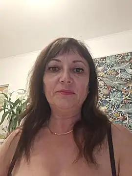 Snapshot of SaraGina chatting on April 19, 9:06 pm SaraGina online show from April 19, 9:06 pm