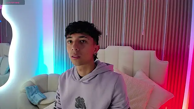 Aiden Rivers  online show from March 3, 12:44 pm