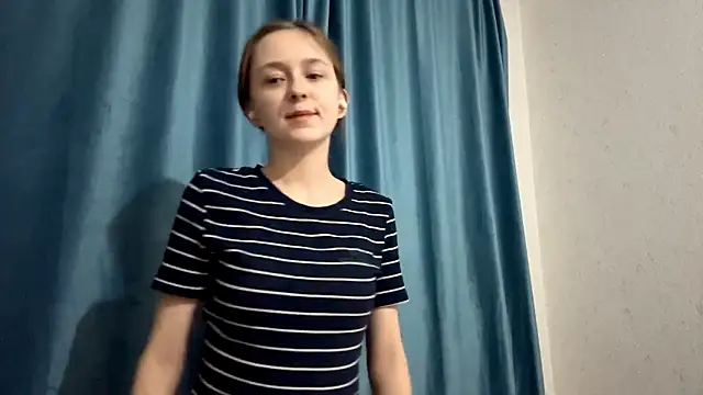 Snapshot of StaticBliss chatting on March 1, 1:07 am StaticBliss online show from March 1, 1:07 am