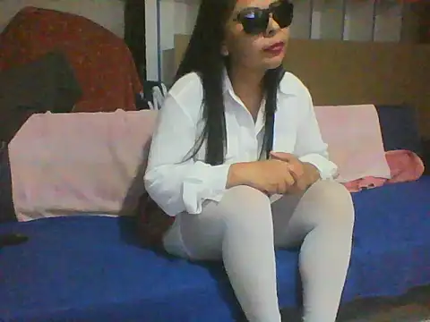 Snapshot of venus-marte chatting on March 1, 7:21 am venus-marte online show from March 1, 7:21 am