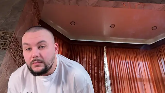 Snapshot of SinChronised chatting on February 22, 11:09 am SinChronised online show from February 22, 11:09 am