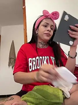 Alana SmithXx online show from March 6, 2:35 pm