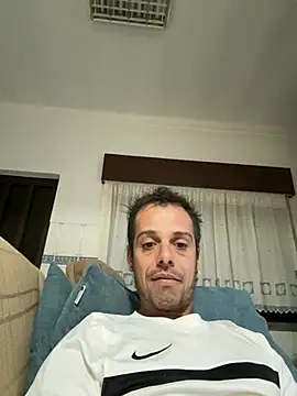 vieiratiago963 online show from May 24, 10:15 pm