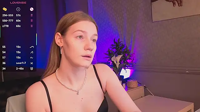 Snapshot of Vanessa__Lui chatting on February 18, 3:41 pm Vanessa Lui online show from February 18, 3:41 pm