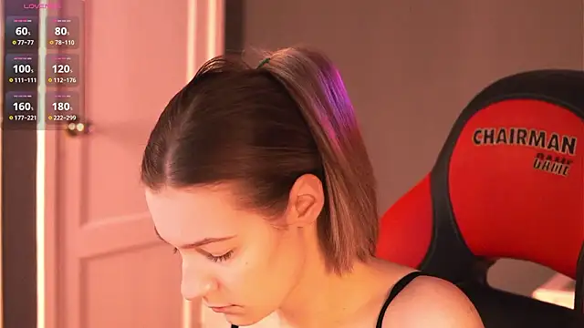 Snapshot of Vanessa__Lui chatting on February 21, 10:27 am Vanessa Lui online show from February 21, 10:27 am