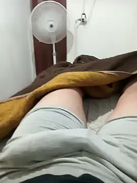 Snapshot of kevlif chatting on February 18, 3:13 am kevlif online show from February 18, 3:13 am