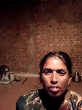 Snapshot of Hot_re83 chatting on February 25, 11:36 pm Hot re83 online show from February 25, 11:36 pm