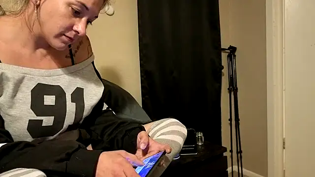 MissBella0969 online show from April 23, 2:46 am