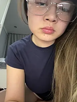 lonelyyy808 online show from March 6, 7:54 pm