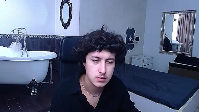 Snapshot of GriffinDane chatting on February 24, 8:01 am GriffinDane online show from February 24, 8:01 am