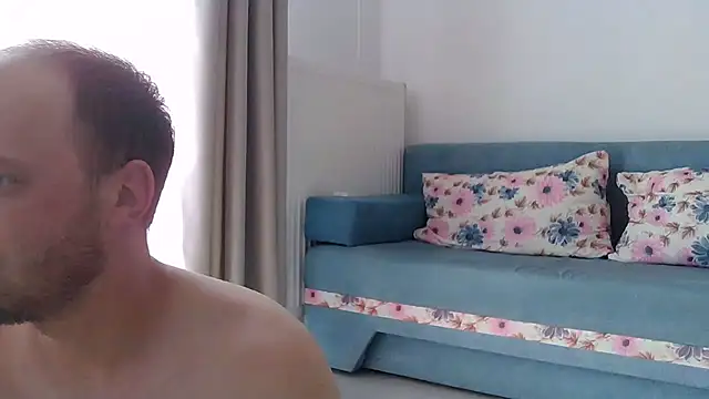 Snapshot of Scarbau chatting on June 27, 8:41 am Scarbau online show from June 27, 8:41 am
