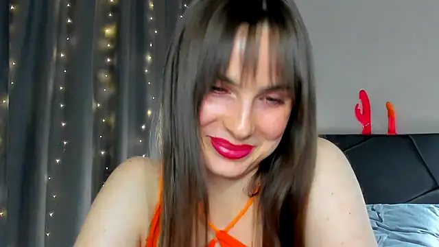 megann fox2 online show from April 18, 7:07 pm