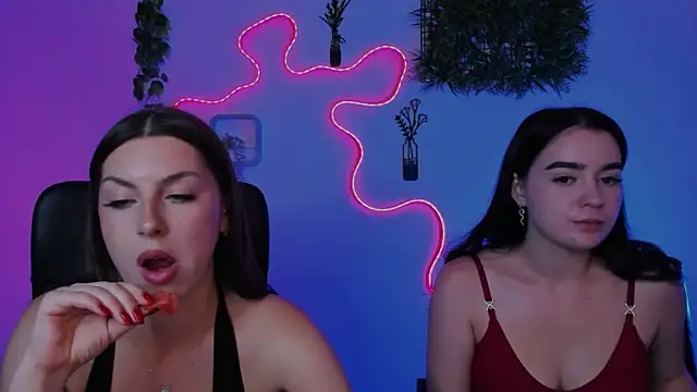 amalialowell online show from July 18, 7:17 pm