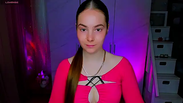 Maddy Wood  online show from May 19, 9:26 am