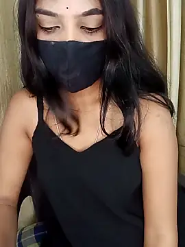 Snapshot of Cutie_babes01 chatting on April 13, 5:18 pm Cutie babes01 online show from April 13, 5:18 pm