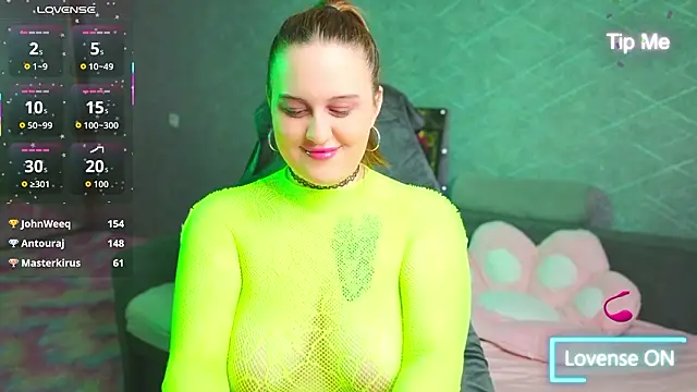 Snapshot of Polly_Tingle chatting on February 27, 12:38 pm Polly Tingle online show from February 27, 12:38 pm