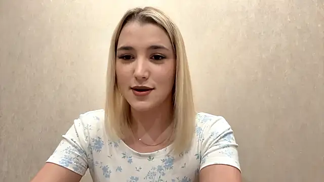 Snapshot of MerryVideo chatting on February 19, 9:11 pm MerryVideo online show from February 19, 9:11 pm