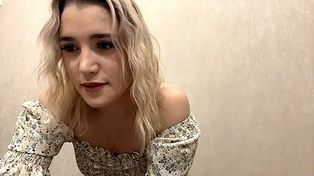 Snapshot of MerryVideo chatting on February 26, 9:14 pm MerryVideo online show from February 26, 9:14 pm