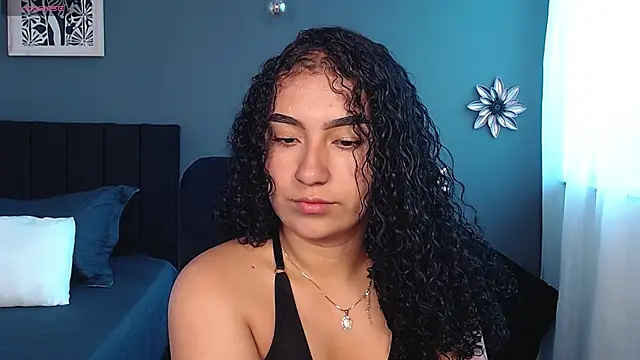 Snapshot of Sofia-bloom chatting on February 25, 1:43 pm Sofia-bloom online show from February 25, 1:43 pm