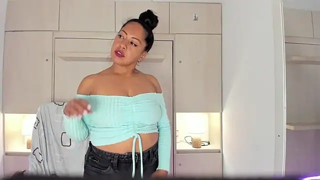 Snapshot of AllieBennet chatting on February 26, 7:35 pm AllieBennet online show from February 26, 7:35 pm