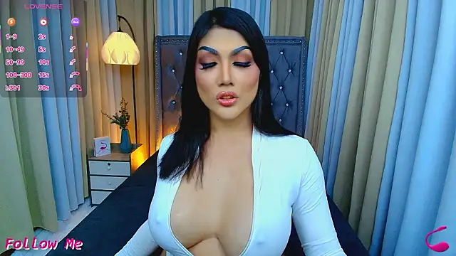 Laureen Hilton online show from March 22, 11:46 am