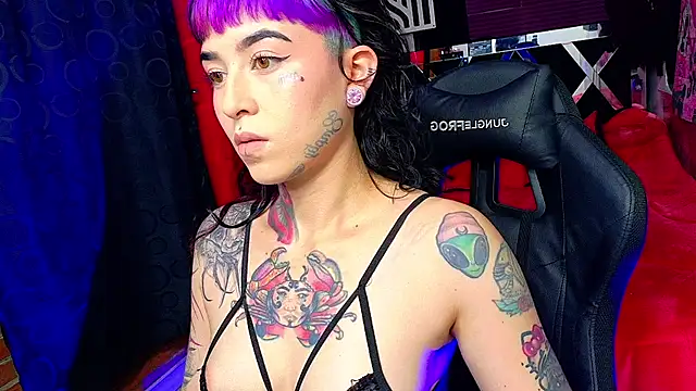 nova kitttyy online show from April 1, 2:45 am