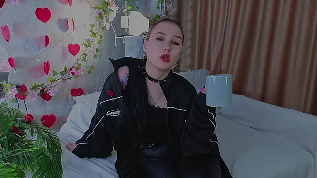 Snapshot of ThoraHaring chatting on February 27, 4:23 am ThoraHaring online show from February 27, 4:23 am