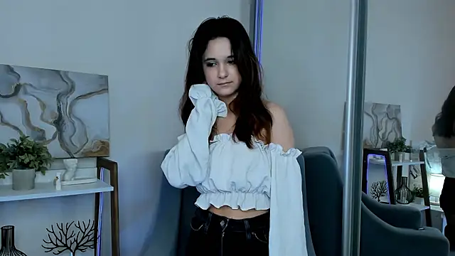 Snapshot of GrayceVavra chatting on March 4, 1:06 pm GrayceVavra online show from March 4, 1:06 pm