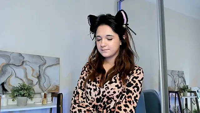 Snapshot of GrayceVavra chatting on March 7, 1:08 pm GrayceVavra online show from March 7, 1:08 pm