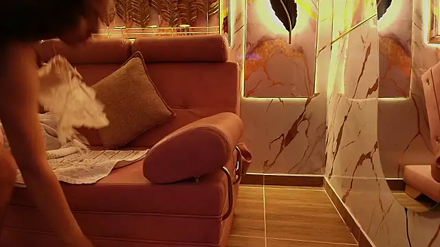 Snapshot of SilkNyx chatting on February 19, 8:27 pm SilkNyx online show from February 19, 8:27 pm