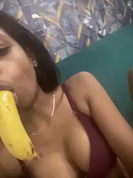 Snapshot of Rani1993 chatting on February 21, 8:21 pm Rani1993 online show from February 21, 8:21 pm