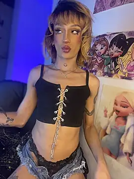 Snapshot of celeste_hell_ chatting on July 10, 9:01 am celeste hell online show from July 10, 9:01 am