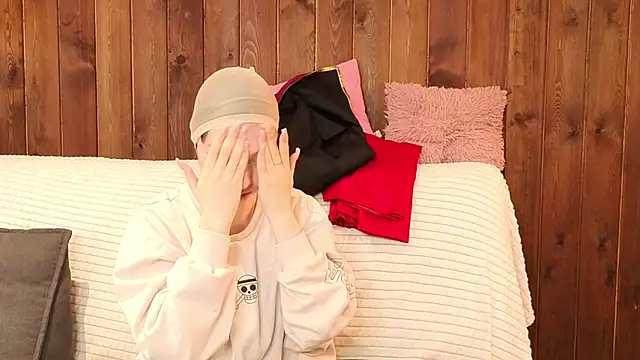 Snapshot of EndaMatheus chatting on February 26, 8:13 am EndaMatheus online show from February 26, 8:13 am