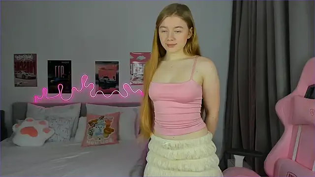 EvaRaee online show from March 6, 3:36 am