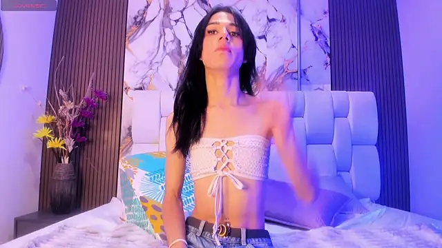 Snapshot of alisstarr chatting on April 6, 11:33 am alisstarr online show from April 6, 11:33 am