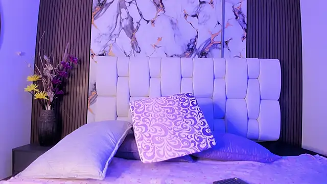 Snapshot of alisstarr chatting on April 15, 11:28 am alisstarr online show from April 15, 11:28 am