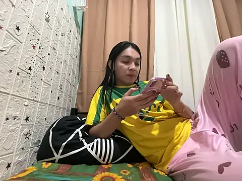 bigcock farrah online show from February 23, 8:44 am